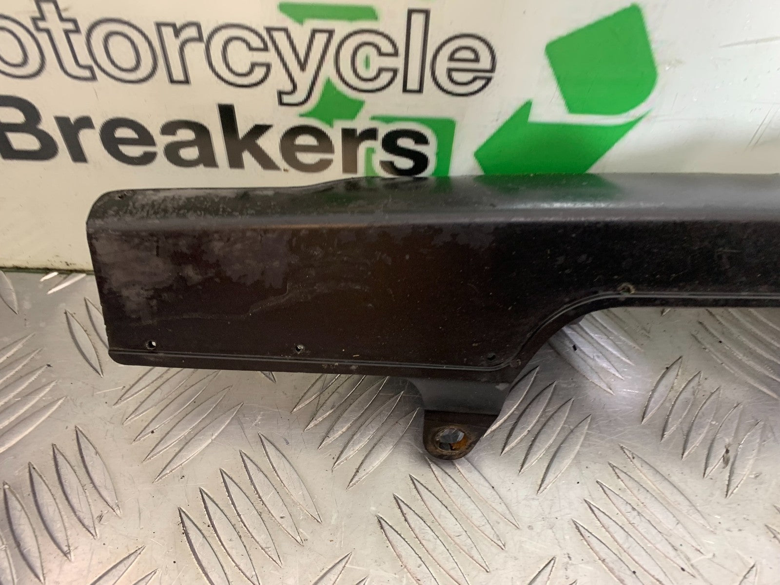 HONDA CBF600 CBF 600 CHAIN GUARD   YEAR 2004-07  (CMB1305)