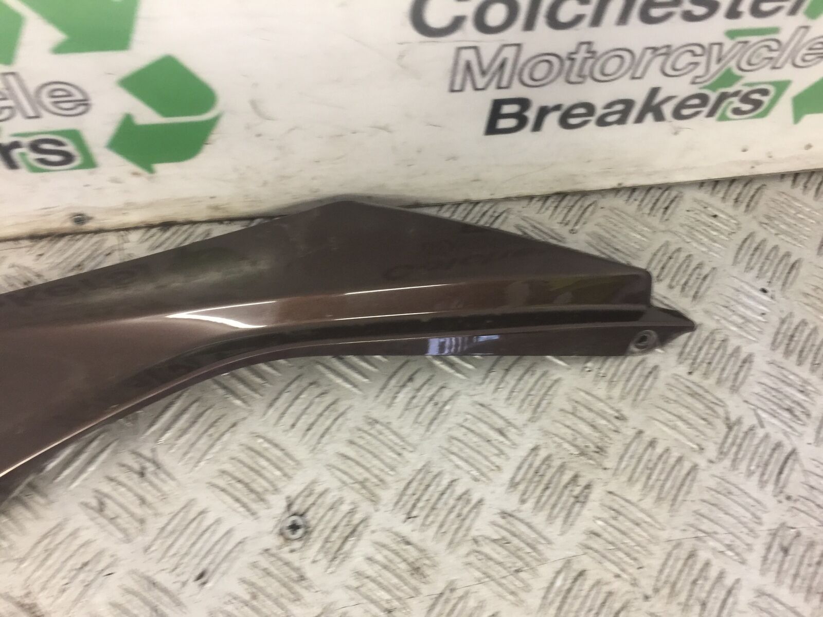 HONDA FORZA 125 RIGTH SIDE PANEL YEAR 2015 (STOCK 620)