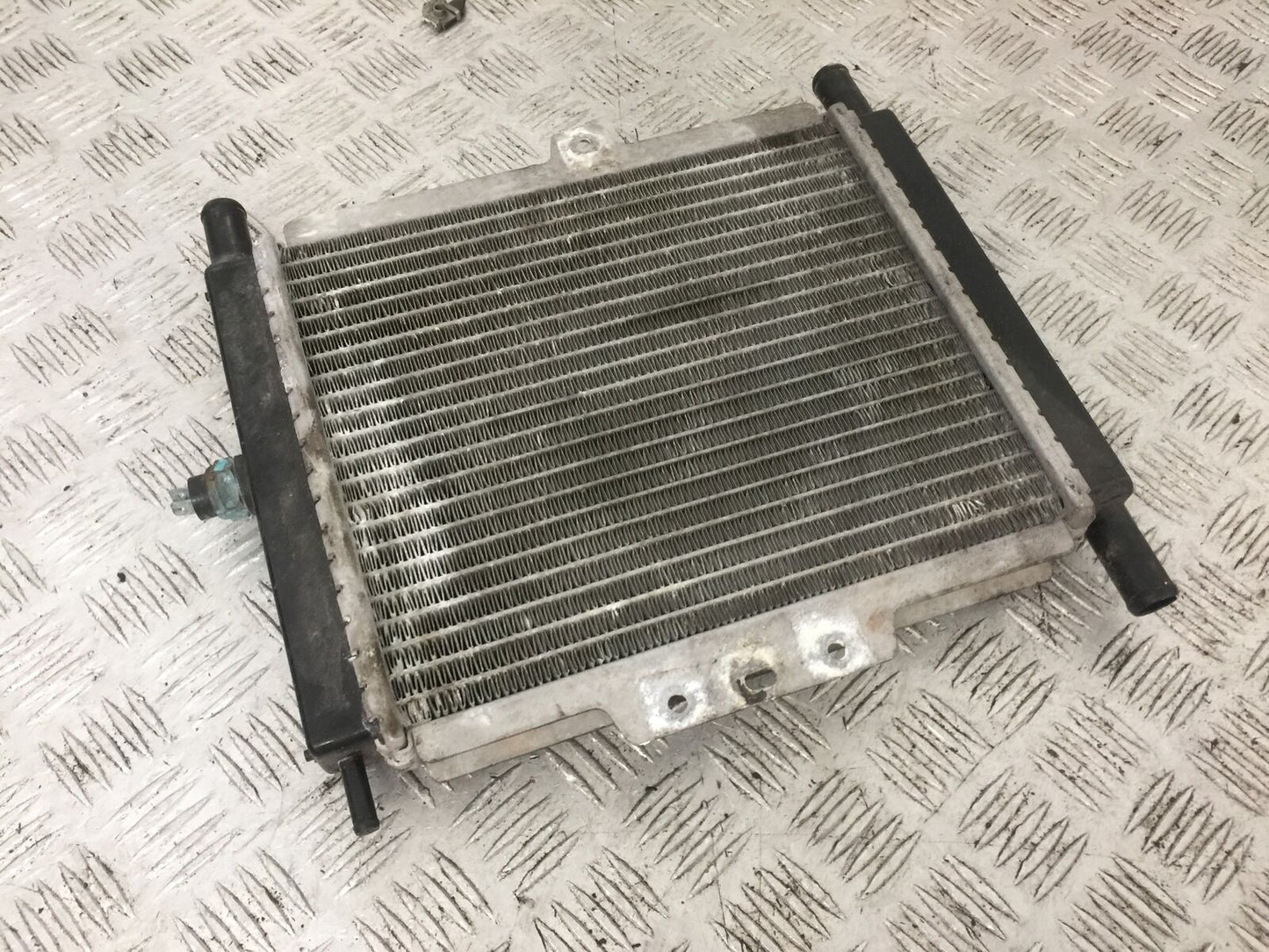 PEUGEOT GEOPOLIS 125 RADIATOR  YEAR 2011  (STOCK 887)