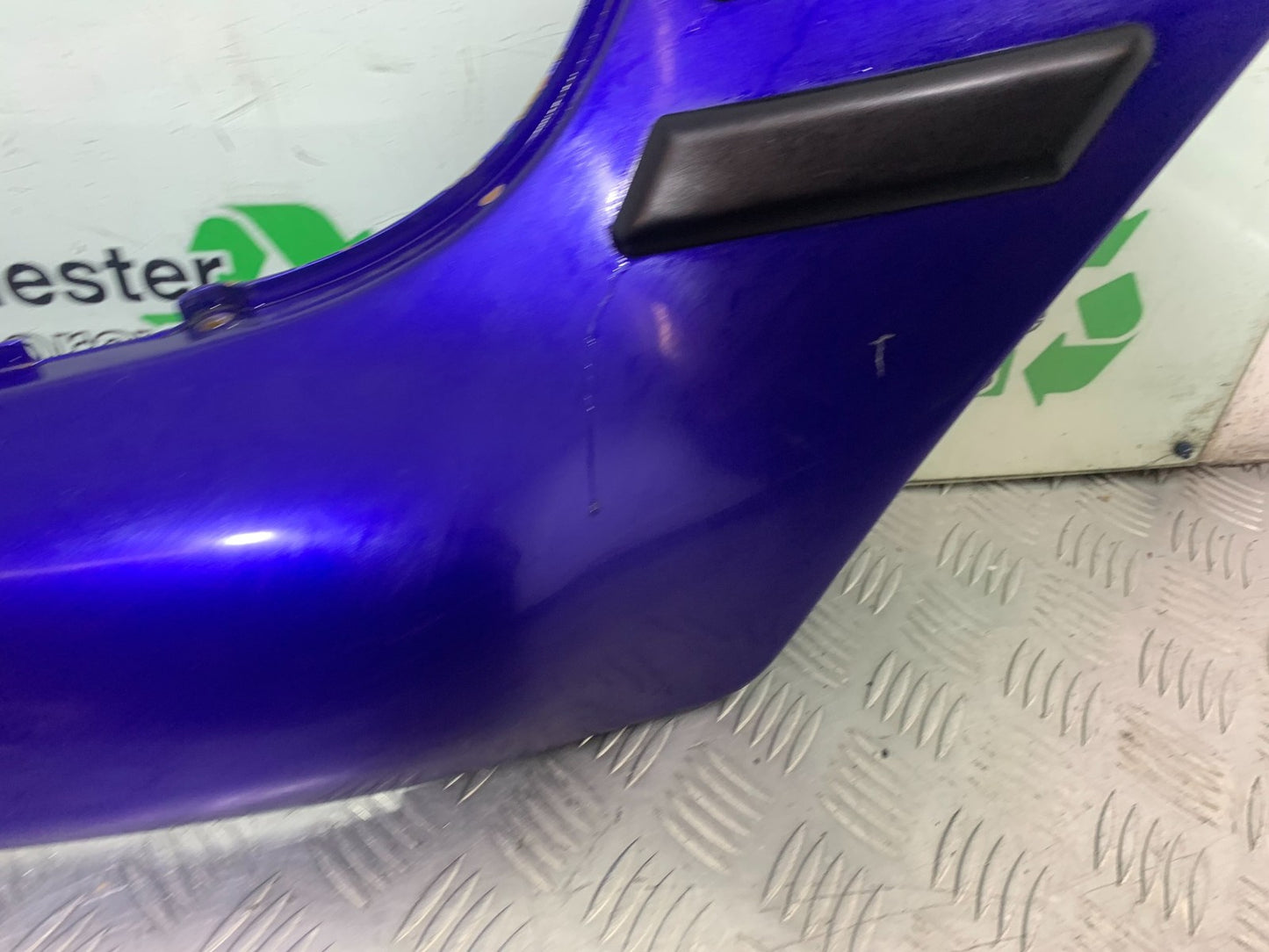 TRIUMPH TROPHY 900 RIGHT SEAT PANEL   YEAR 1991-95 (CMB1251)
