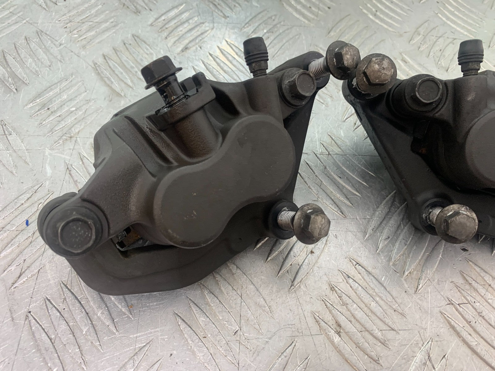 YAMAHA XJ6 XJ6-S FRONT BRAKE CALIPERS YEAR 2009-2015  (CMB1212)