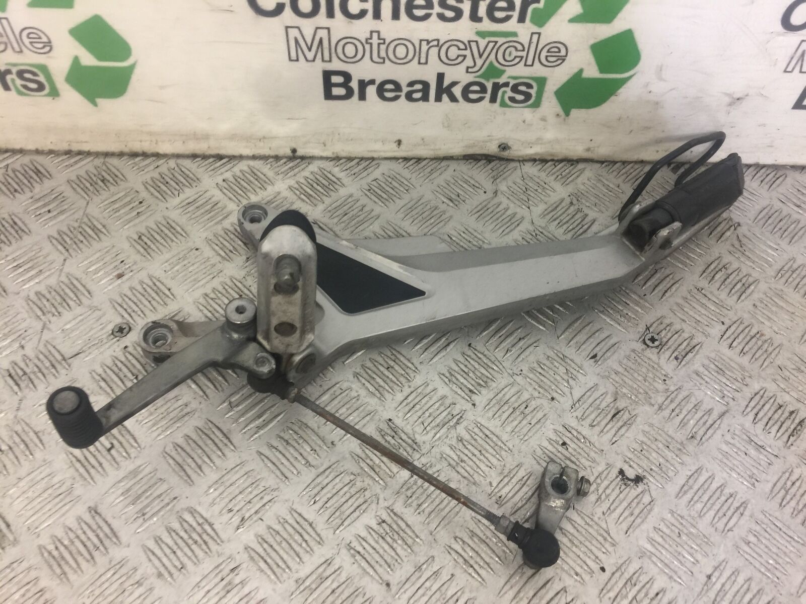 HONDA CB900 CB 900 HORNET LEFT HANGER  YEAR 2002-06 (STOCK 633)