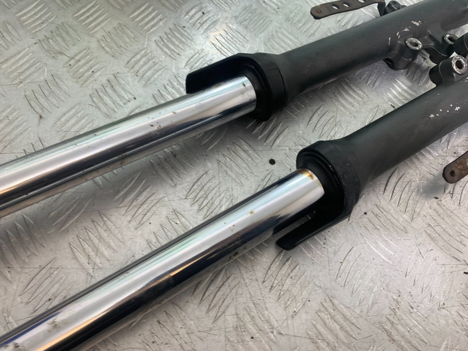 KAWASAKI Z750 Z 750 FORKS  YEAR 2004-2006  (CMB1234)