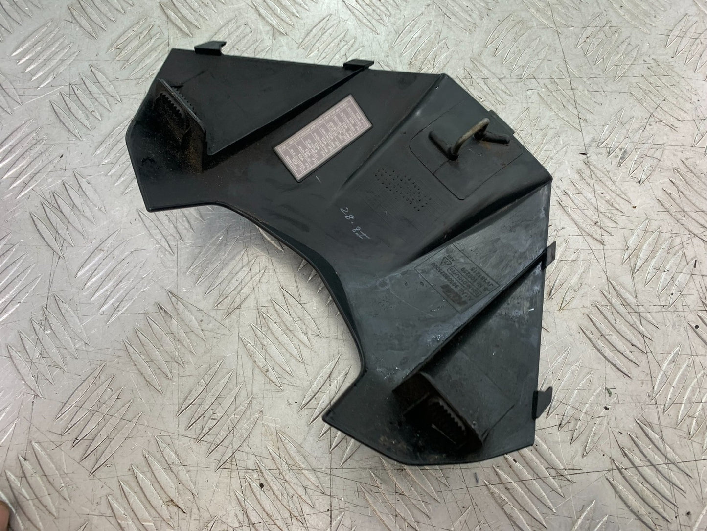 KTM RC125 RC 125 TANK LID  YEAR 2017-2022 (CMB 1244)