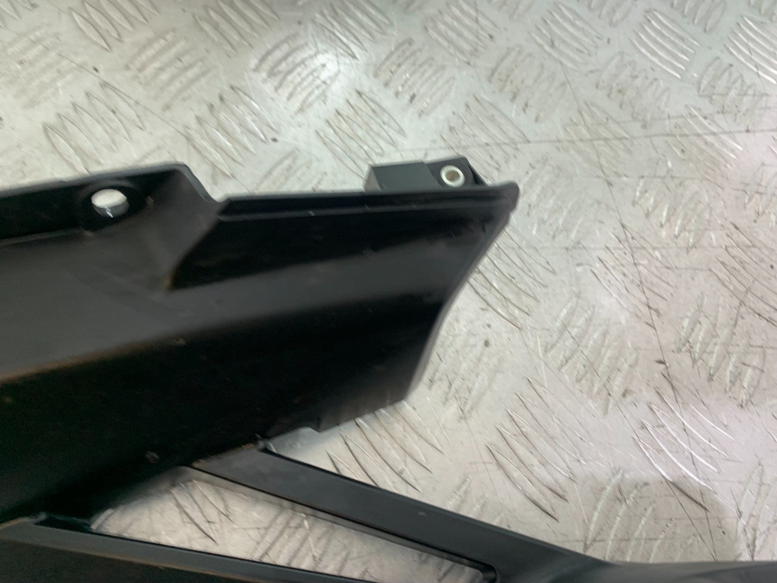 HONDA CBR1000 rr FIREBLADE LEFT REAR INDICATOR MOUNT  2008-2011 (CMB1253)