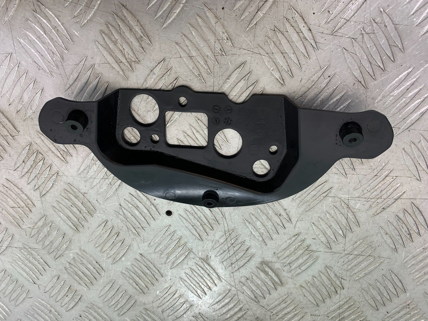 TRIUMPH SPEED TRIPLE R 1050 CLOCK MOUNTING BRACKET 2009 (CMB1183)