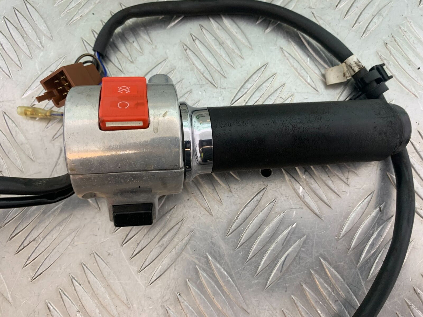 HONDA VT1100 C SHADOW SPIRIT RIGHT SWITCH GEAR    2002-2003 (CMB1035)