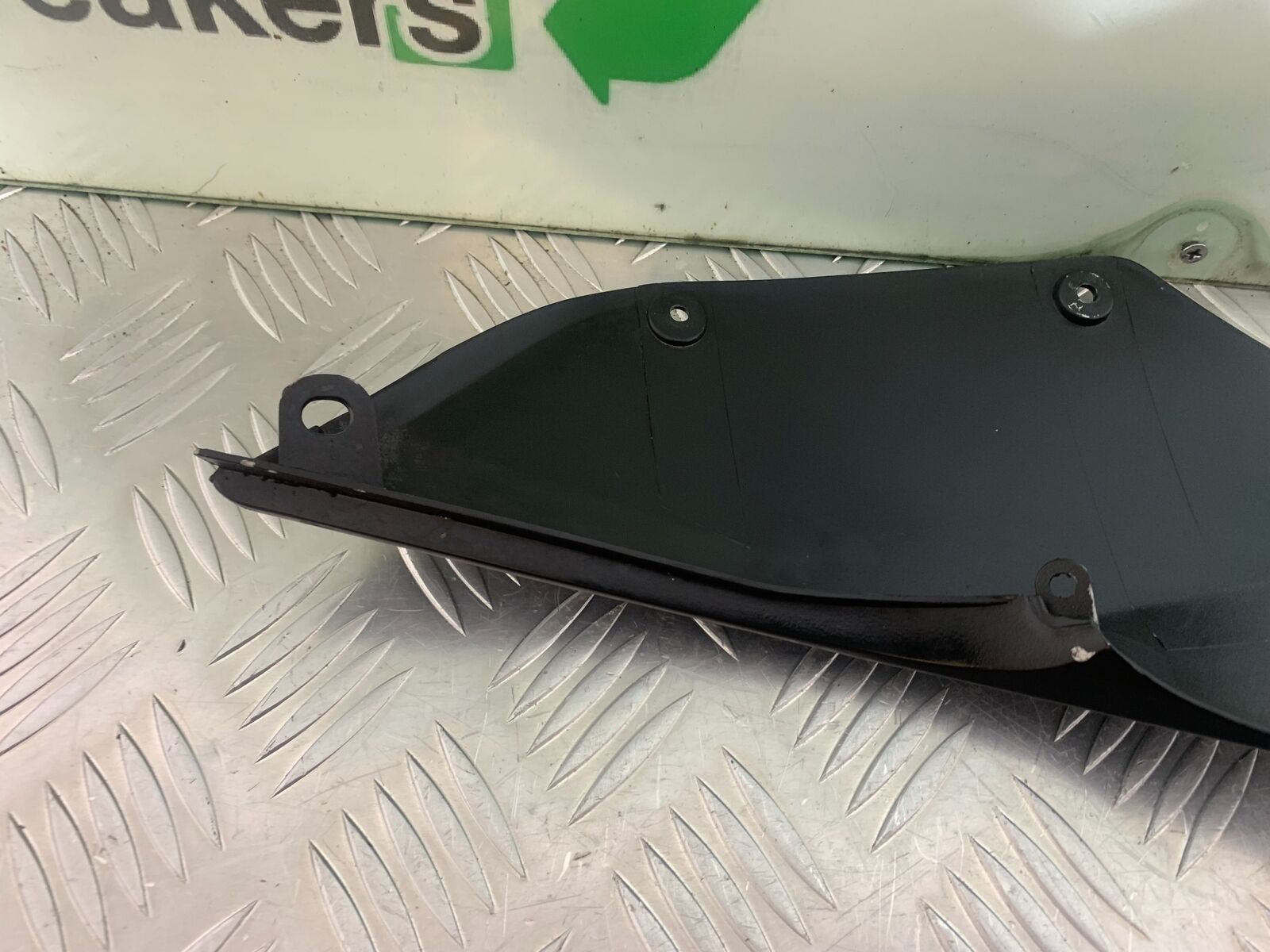 DUCATI 1199 PANIGALE LEFT SEAT PANEL  YEAR 2012-2014 (CMB1047)