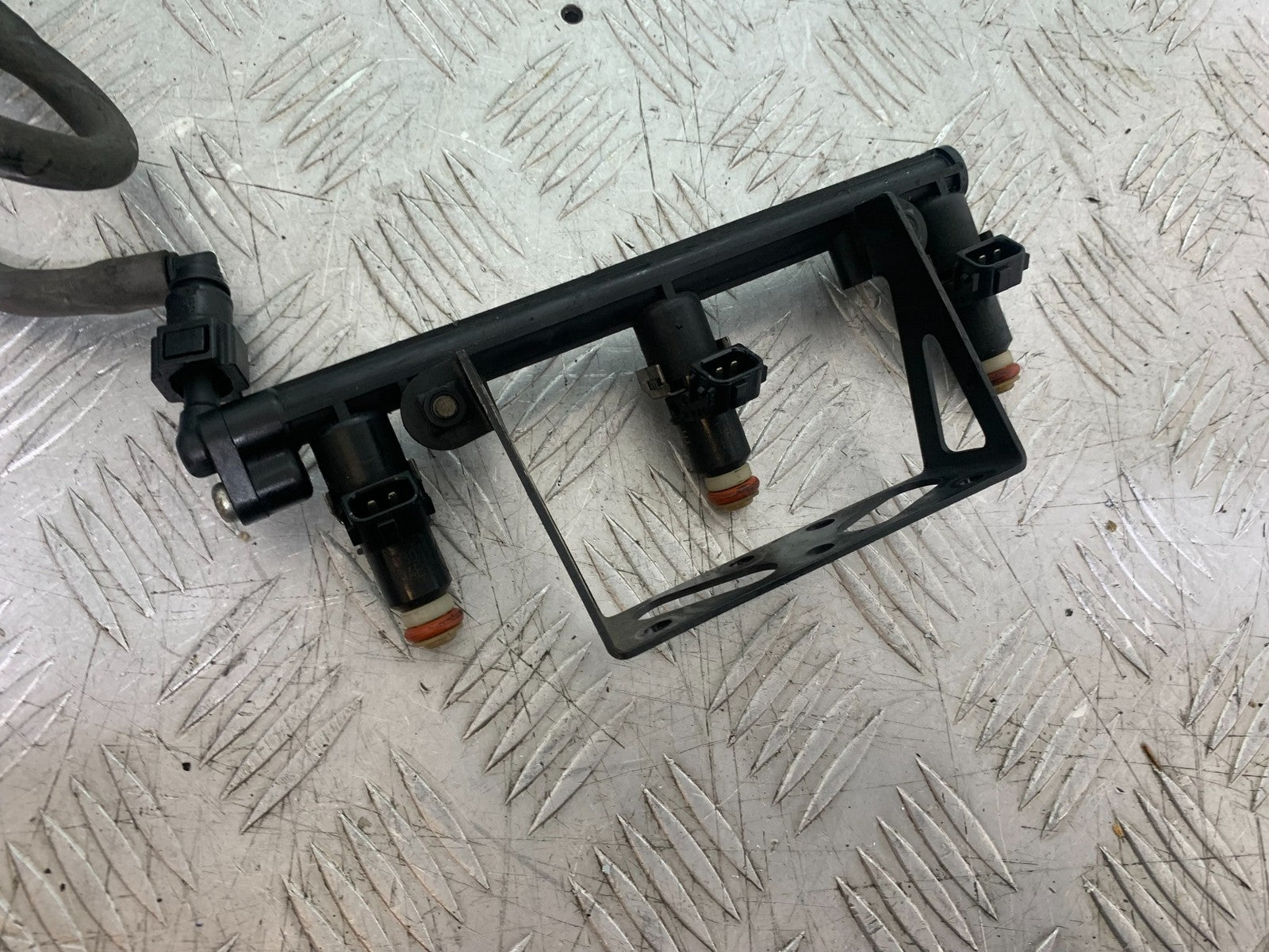 TRIUMPH 1050 SPEED TRIPLE INJECTORS YEAR 2005-2007 (CMB1322)