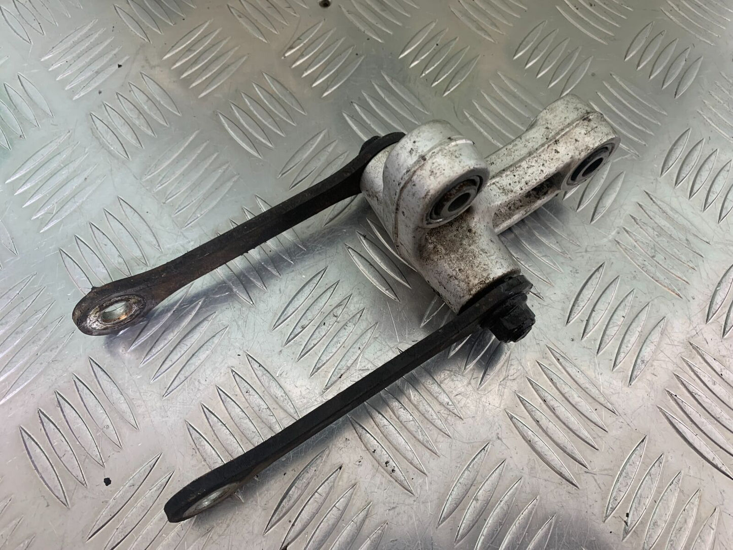 SUZUKI DL 650 V-STROM REAR SHOCK LINKAGE  YEAR 2016 (STOCK 996)