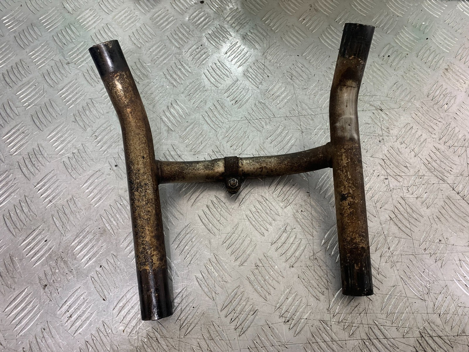 TRIUMPH TROPHY 900 EXHAUST LINK PIPES   YEAR 1991-95 (CMB1251)