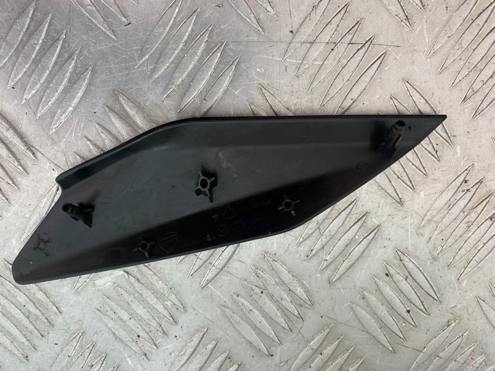 DUCATI 1299 PANIGALE INFILL PANEL  YEAR 2016 (CMB 1187)