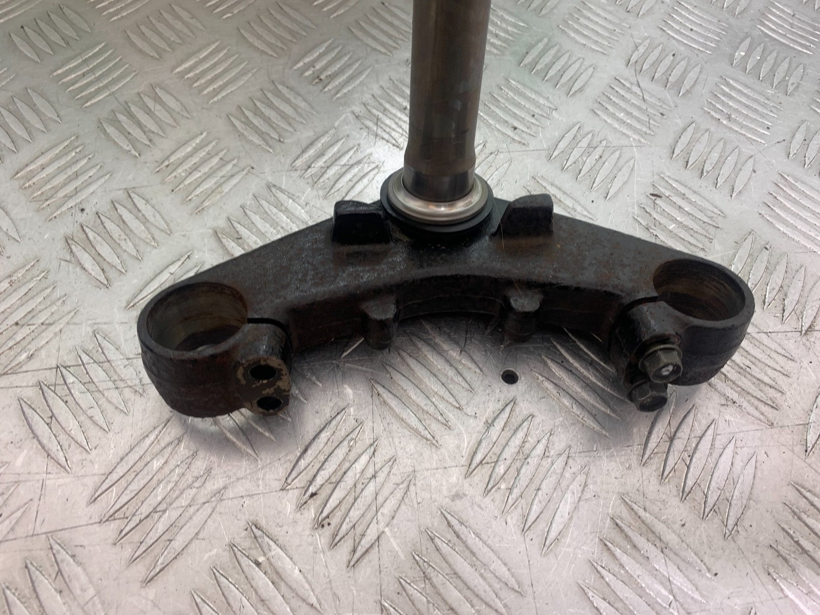 HONDA XL125 VARADERO BOTTOM YOKE  YEAR 2001-2006  (CMB1210)