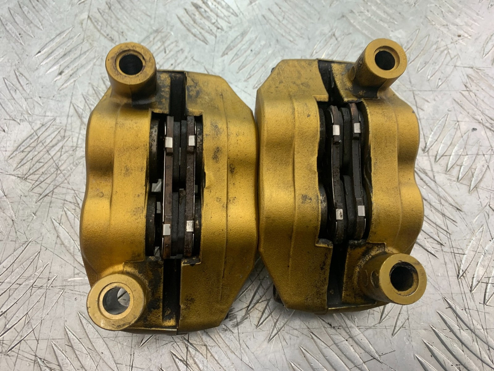 TRIUMPH 675 STREET TRIPLE R FRONT BRAKE CALIPERS  YEAR 2013 - 2016 (CMB1221)