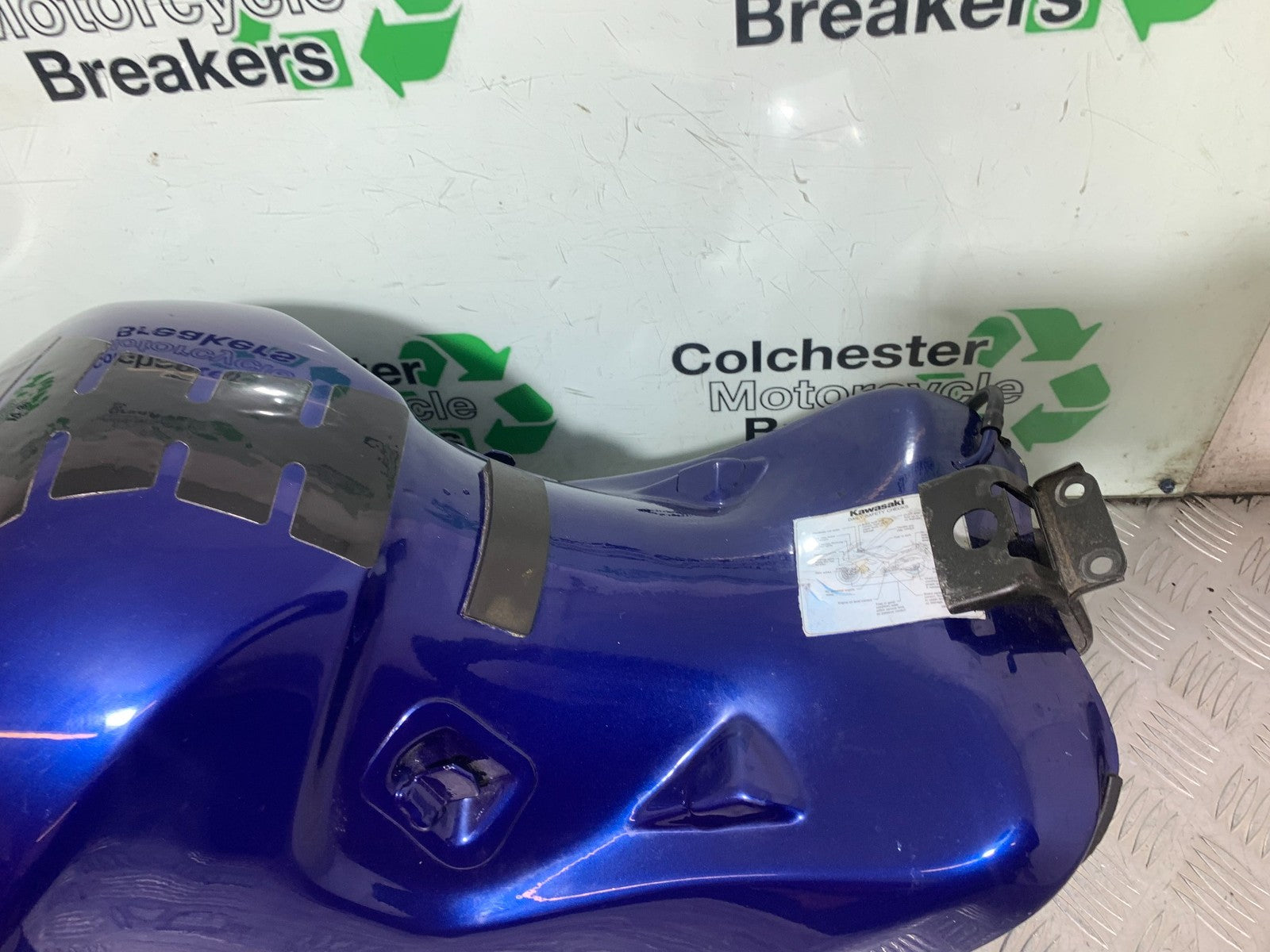 KAWASAKI ZZR1100 D PETROL TANK YEAR 1993-2001 (CMB1289)