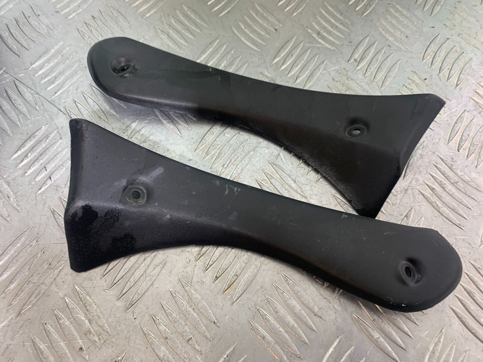 TRIUMPH 955i SPRINT ST TOP FAIRING INFILLS   YEAR 1999-2004 (CMB1124)