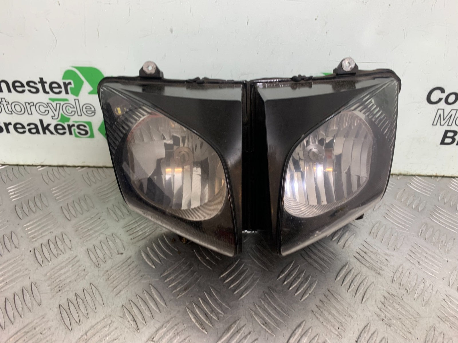 HONDA CBF600 CBF 600 HEADLIGHT YEAR 2004-07  (CMB1305)
