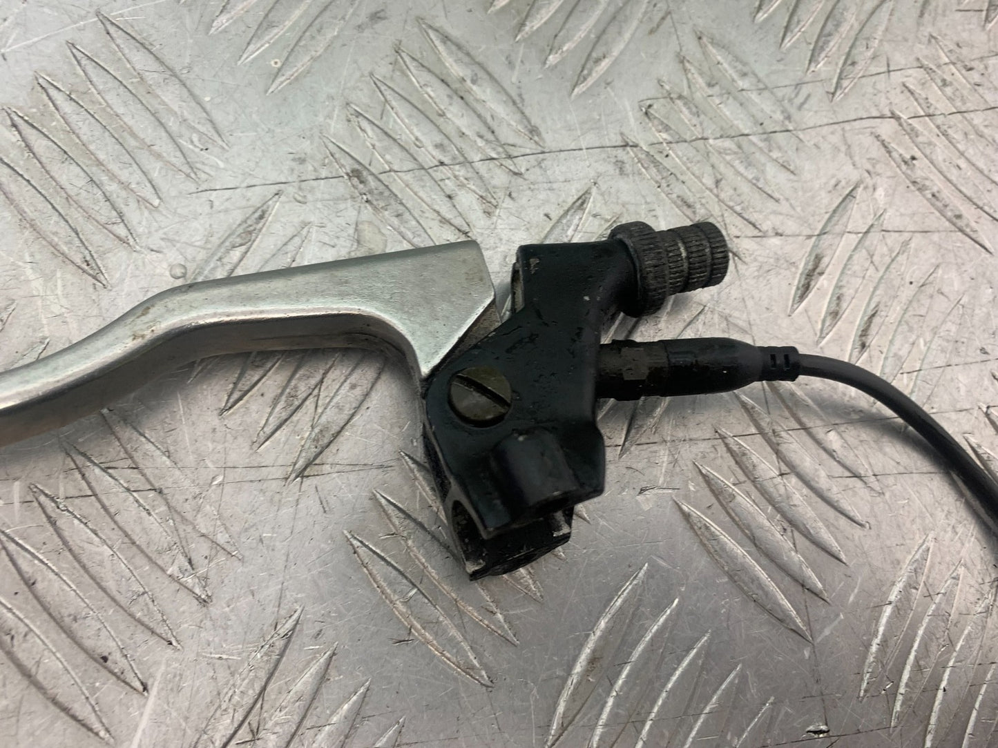 APRILIA 650 PAGASO STRADA CLUTCH LEVER AND BRACKET   YEAR 2005-2010 (CMB1260)