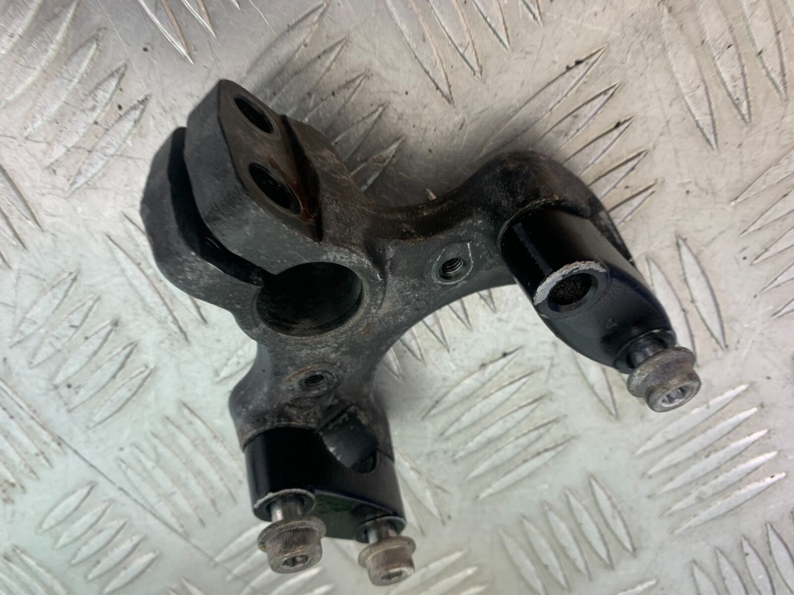 SUZUKI AN400 AN 400 BURGMAN HANDLEBAR CLAMP YEAR 2017-2024 (CMB1118)