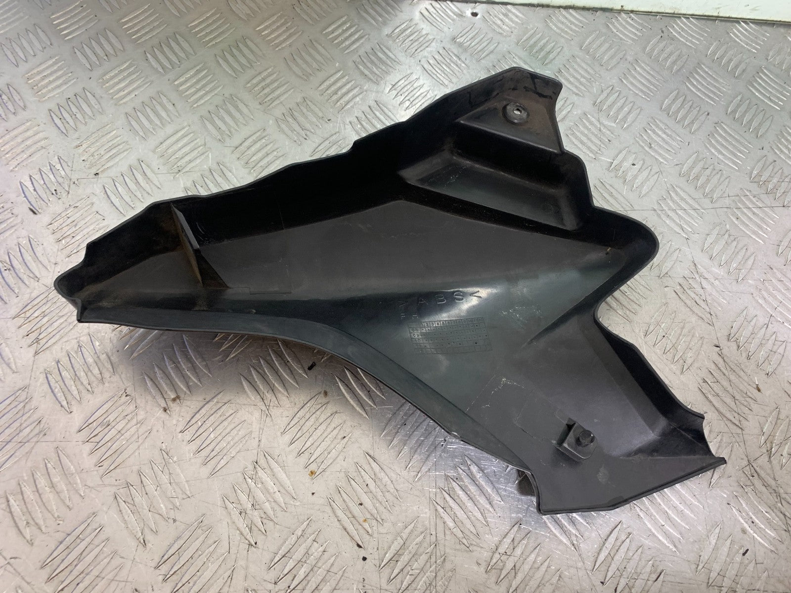 YAMAHA YBR125 YBR 125 RIGHT SIDE PANEL YEAR 2010-2017 (CMB1252)