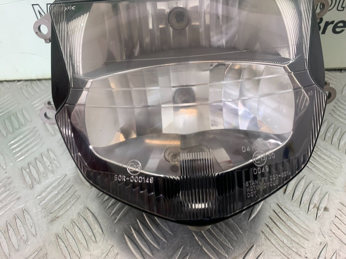HONDA CBR1100 BLACKBIRD HEADLIGHT   YEAR 1999-2005 (CMB1103)