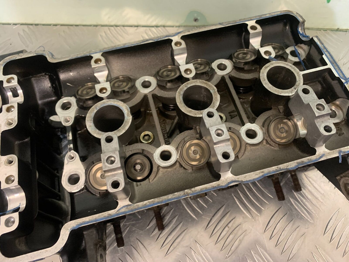 TRIUMPH 885 TIGER CYLINDER HEAD YEAR 2000