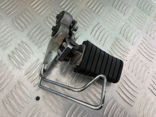 YAMAHA XV535 XV 535 VIRAGO FRONT RIGHT FOOTPEG YEAR 1994-02 (CMB1044)