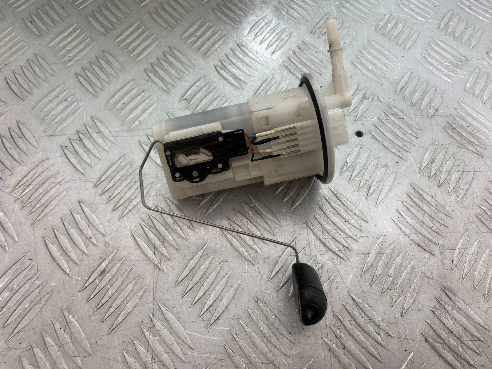 YAMAHA YZF R7 PETROL PUMP  YEAR 2022-2025 (CMB1255)