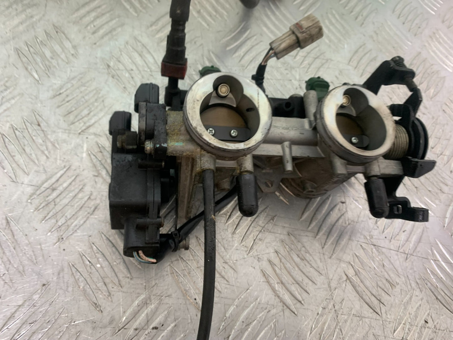 KAWASAKI 650 VERSYS THROTTLE BODIES  YEAR 2015-2018 (CMB1288)