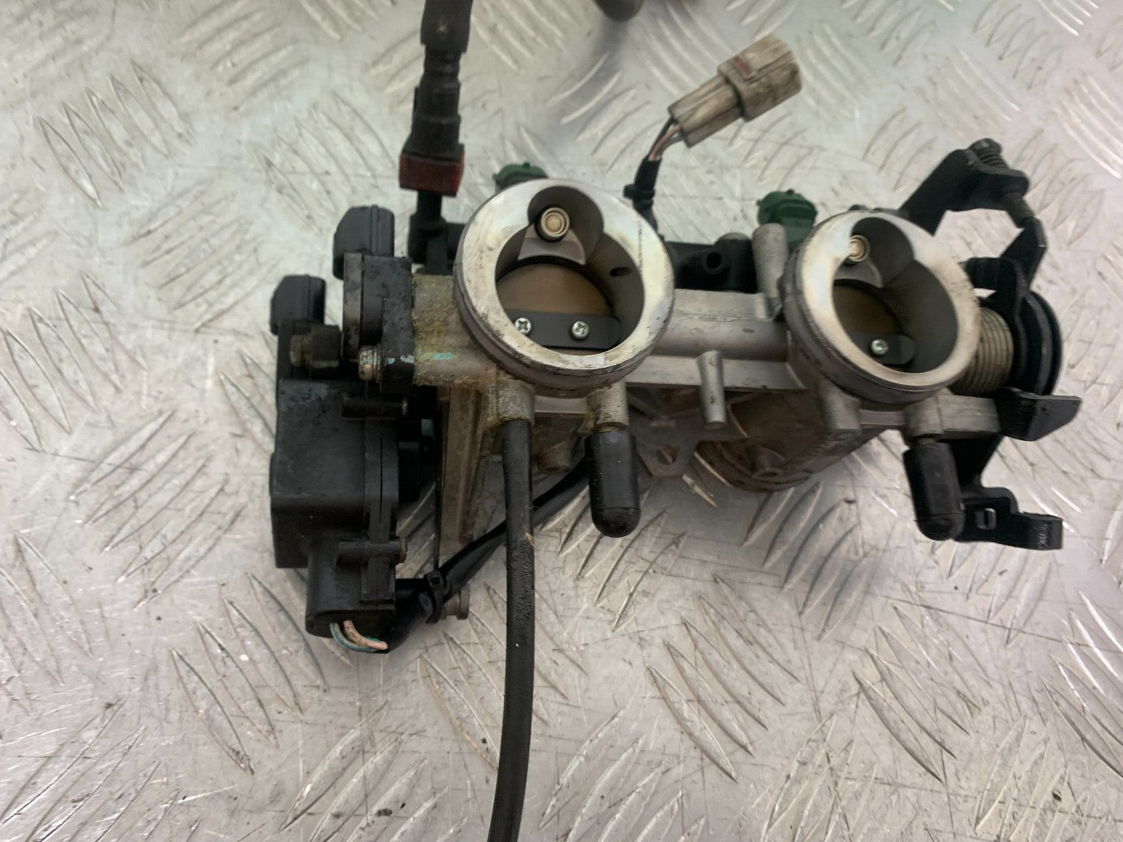 KAWASAKI 650 VERSYS THROTTLE BODIES  YEAR 2015-2018 (CMB1288)