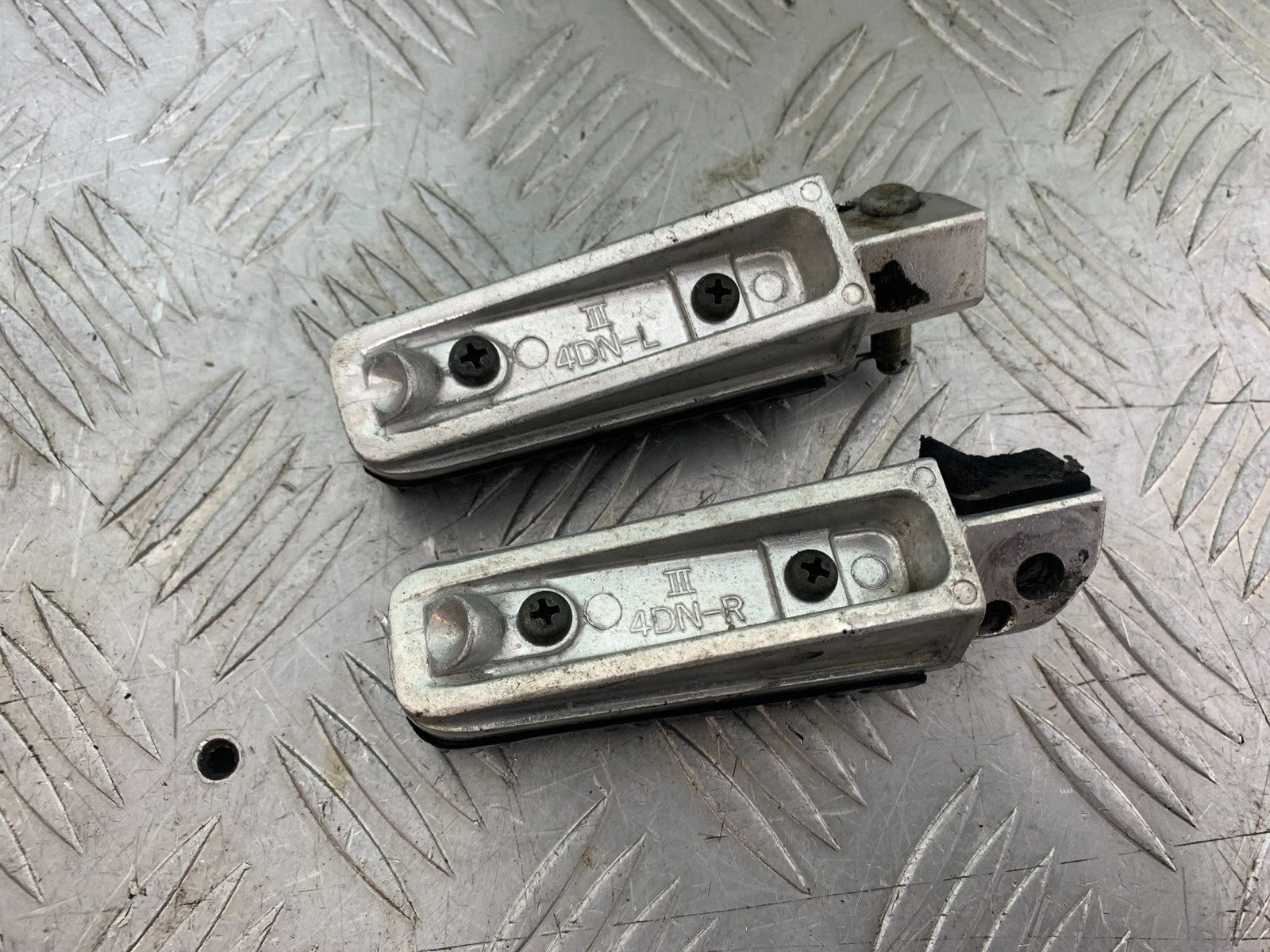YAMAHA XMAX 250 XMAX 250 FOOTPEGS   YEAR 2006-09 (CMB1201)