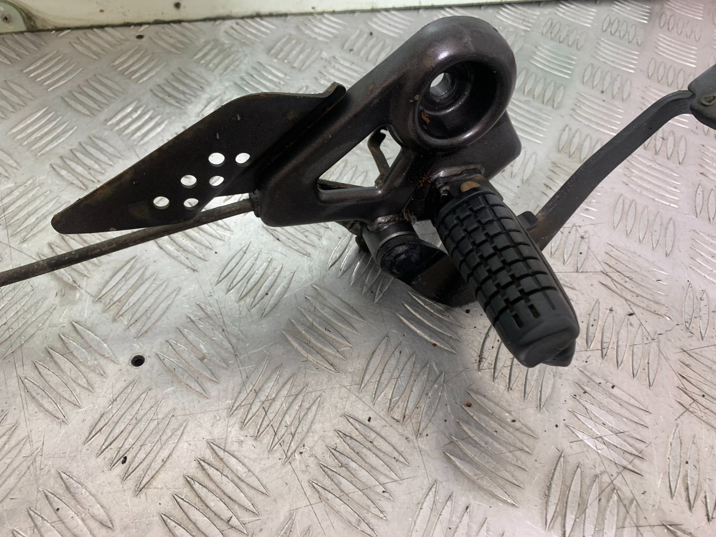 HONDA CBF125 CBF 125 FRONT RIGHT HANGER  YEAR 2009-14 (CMB1182)