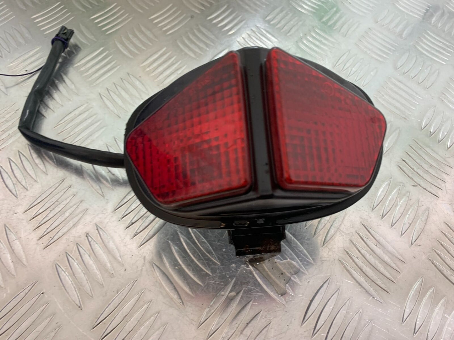 TRIUMPH 600 DAYTONA REAR LIGHT YEAR 2003-2006 (STOCK 999)