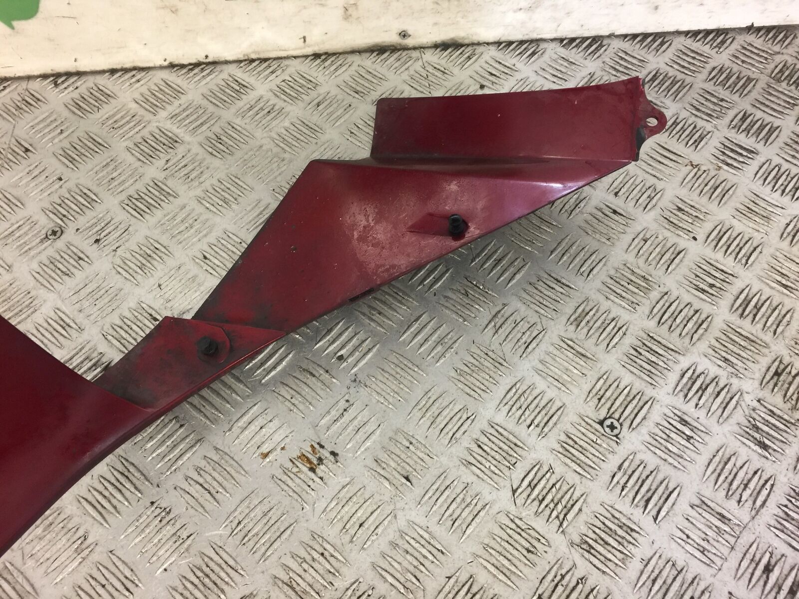 HONDA CBR1100 BLACKBIRD FAIRING V PIECE  YEAR 2000 (STOCK 522)
