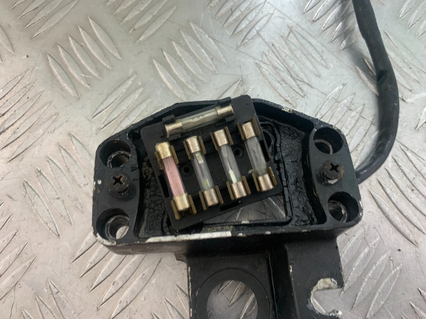 HONDA GL500 GL 500 SILVERWING FUSE BOX   YEAR 1981-82 (CMB1168)