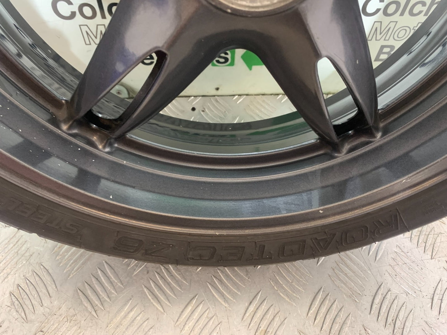 TRIUMPH 1050 SPEED TRIPLE REAR WHEEL   YEAR 2005-2007 (CMB1322)