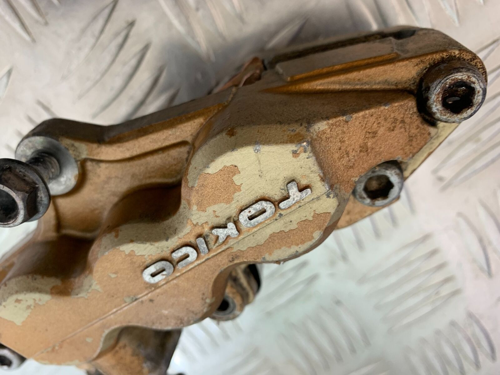 SUZUKI GSX1400 GSX 1400 FRONT RIGHT CALIPER YEAR 2002-2006 (CMB1007)