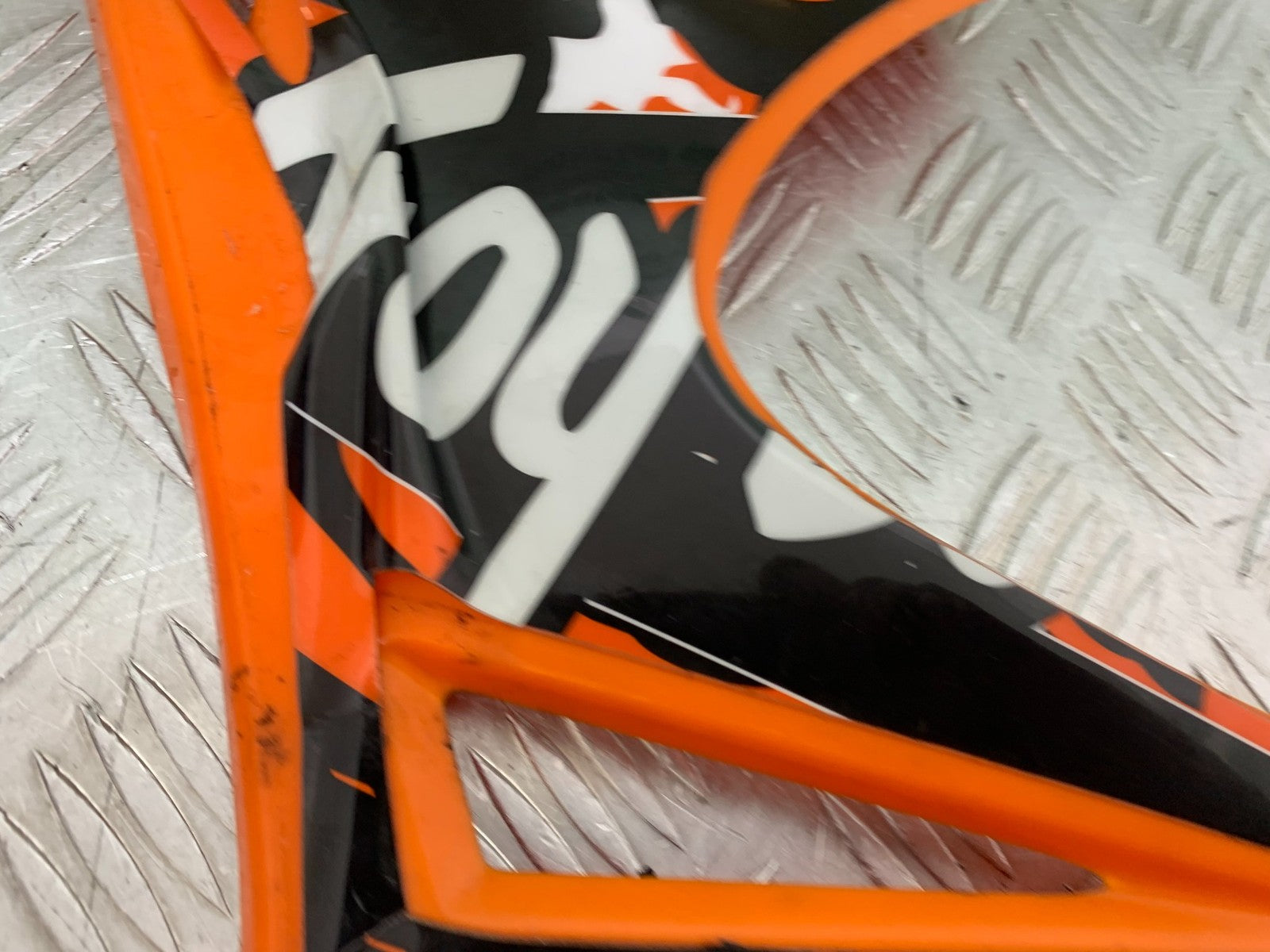 QINGQI QM125 GY-2B LEFT TANK COWL  YEAR 2016 (CMB1228)