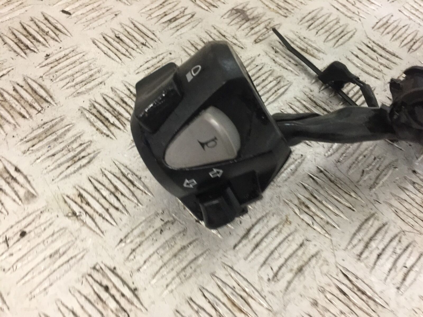 HONDA VFR1200 VFR 1200 FA LEFT SWITCH GEAR  YEAR 2010-11  (STOCK 793)
