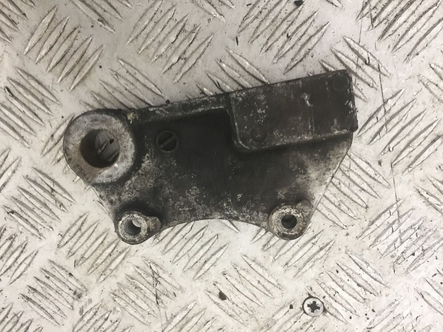 KAWASAKI Z750 Z 750 REAR CALIPER BRACKET  YEAR 2004-2006  (STOCK 871)