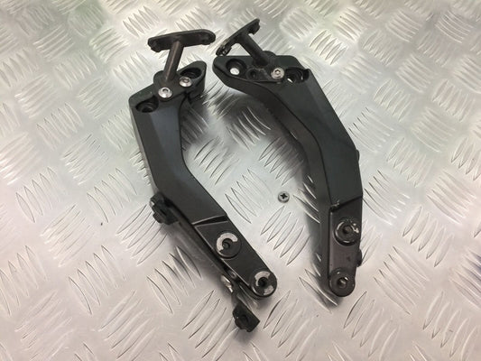 KAWASAKI Z1000 Z 1000 ENGINE MOUNTS  YEAR 2007-2009  (STOCK 927)