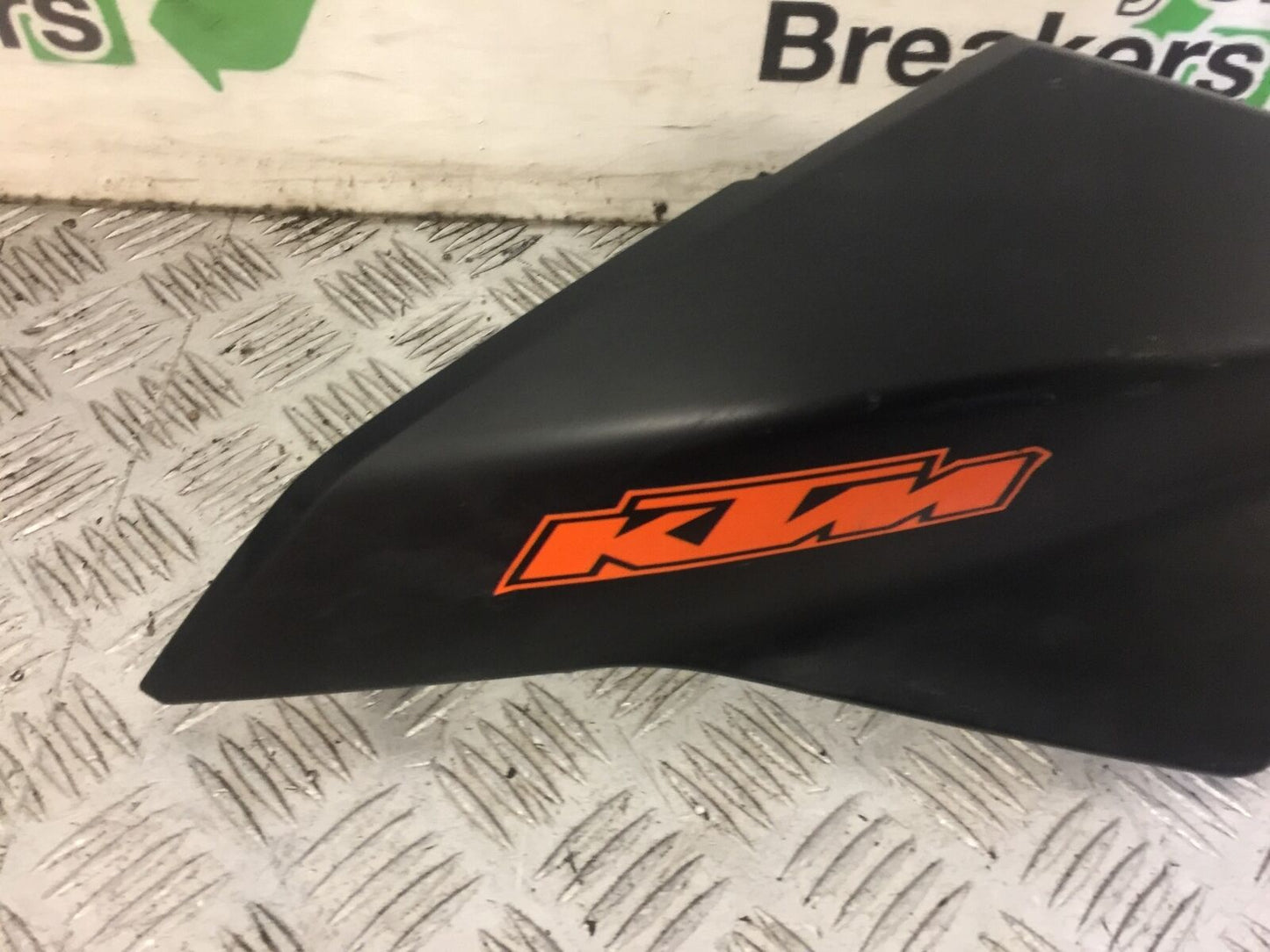 KTM 990 SUPERMOTO HEADLIGTH COWL YEAR 2008 (STOCK 662)