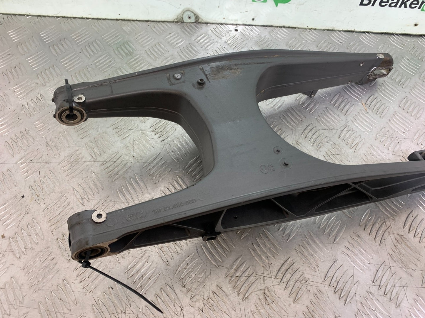 KTM 125 DUKE SWINGARM  YEAR 2018-2023 (CMB1185)