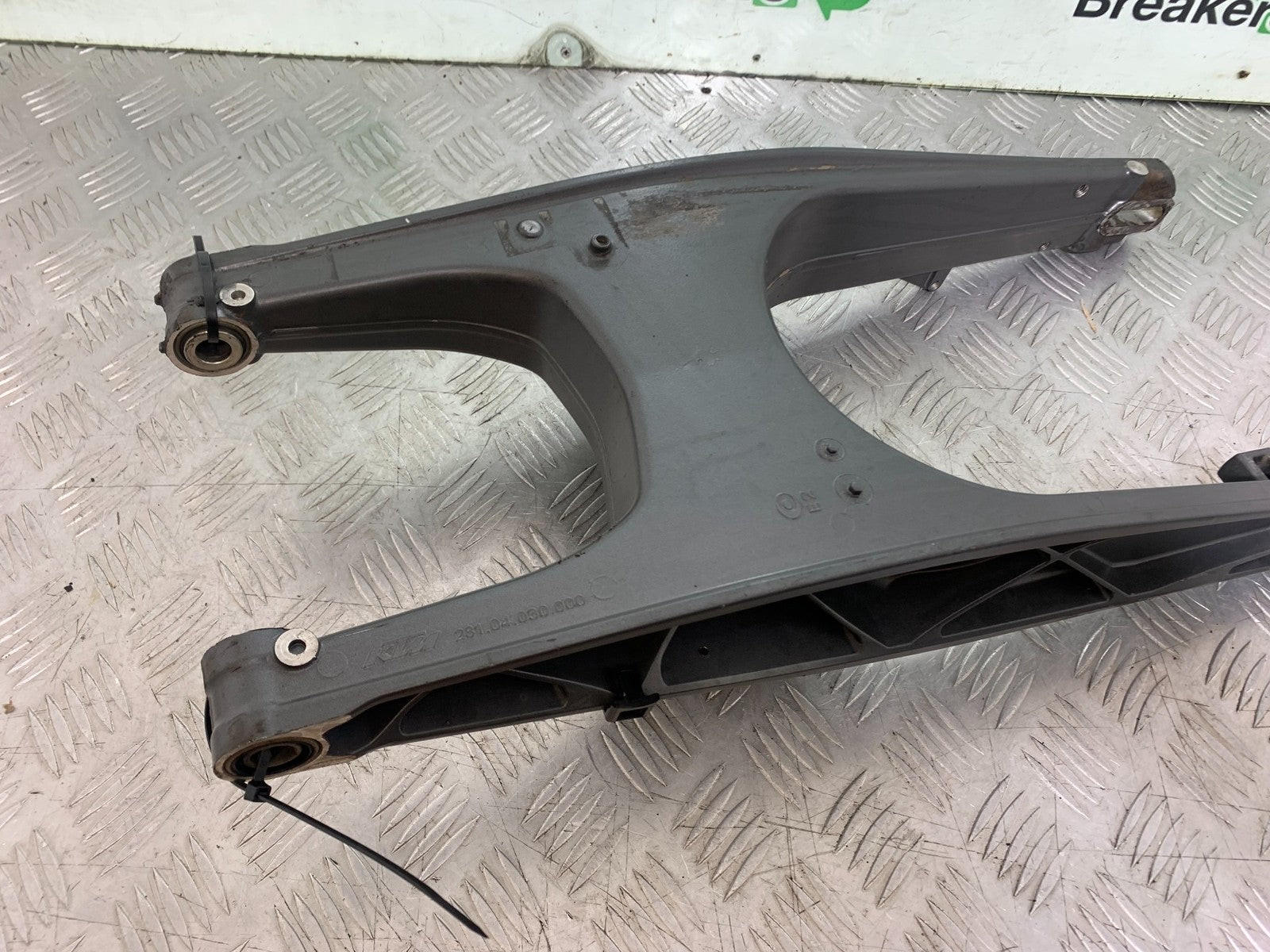 KTM 125 DUKE SWINGARM  YEAR 2018-2023 (CMB1185)