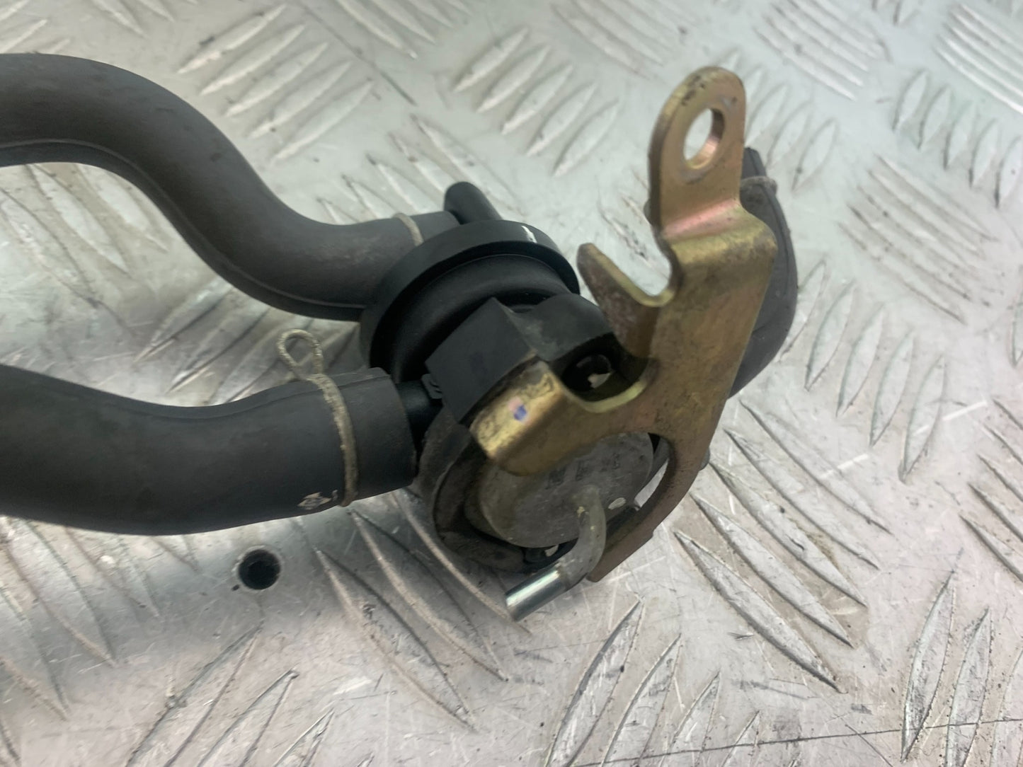 HONDA VTX1300 S-6 AIR VALVE  YEAR 2004-09 (CMB1159)