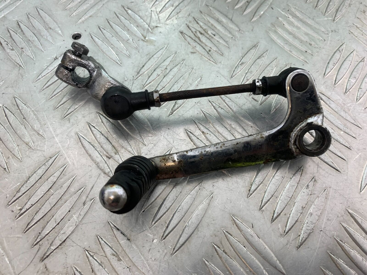 YAMAHA FJ1100 FJ 1100 GEAR LEVER YEAR 1984-1985 (CMB1101)