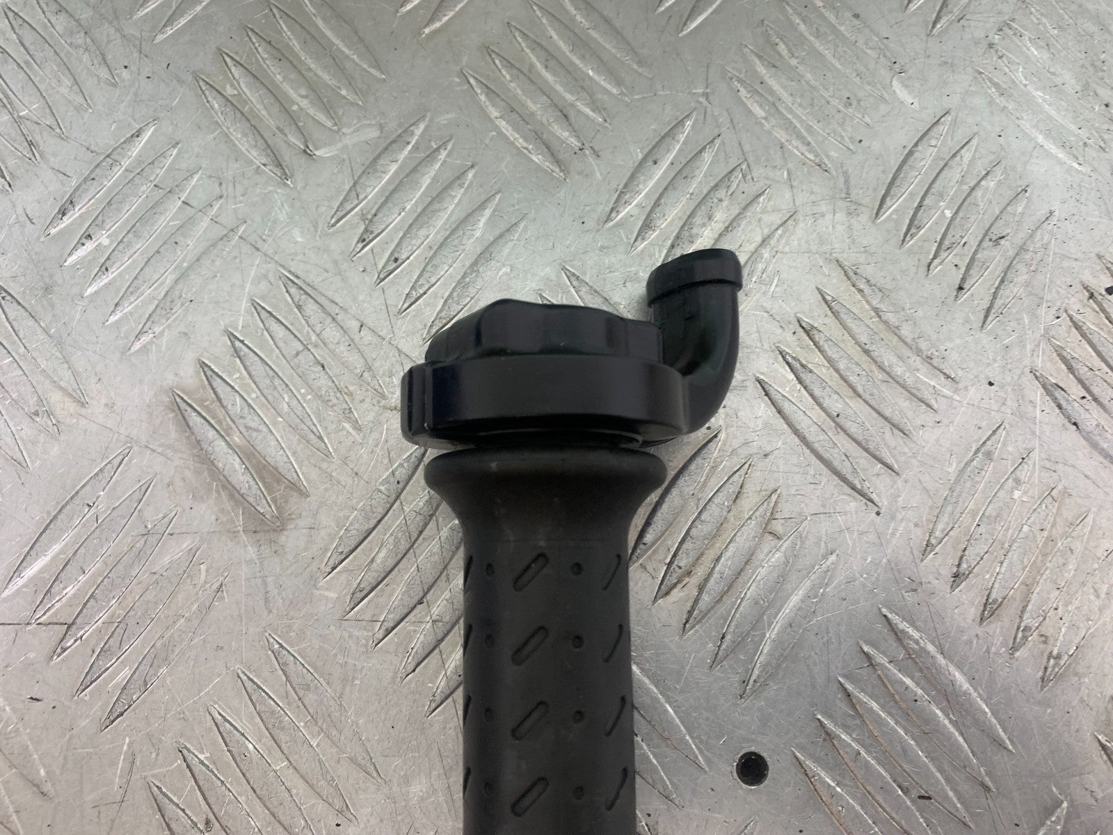 TRIUMPH 675 STREET TRIPLE THROTTLE  2013-2016 (CMB1186)