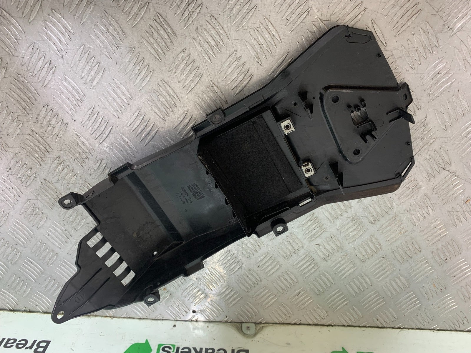 APRILIA TUONO 1000 V4R UNDERTRAY YEAR 2011-13  (CMB1316)