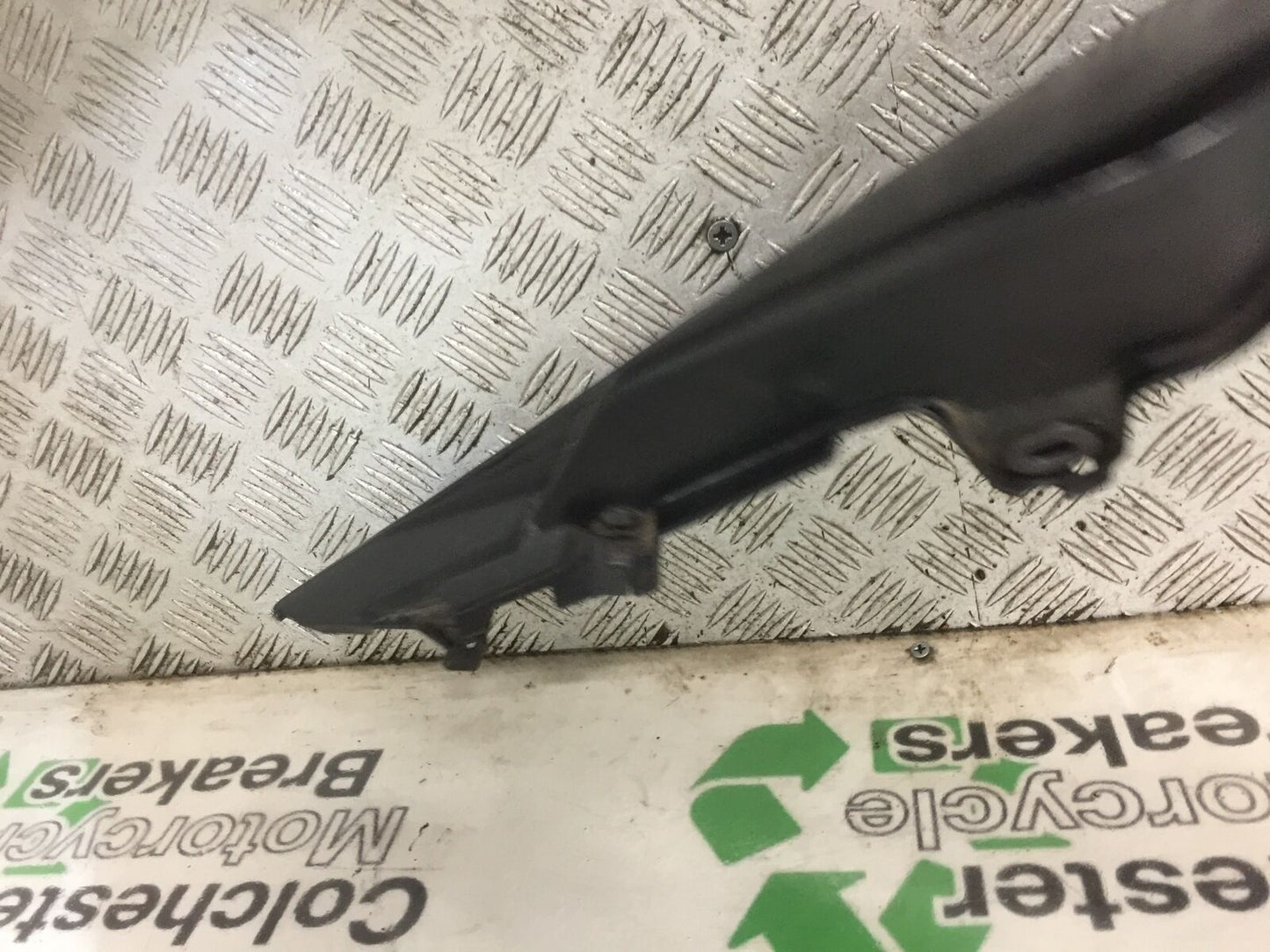 YAMAHA MT09 MT-09 LEFT SEAT PANEL YEAR 2018 (STOCK 906)