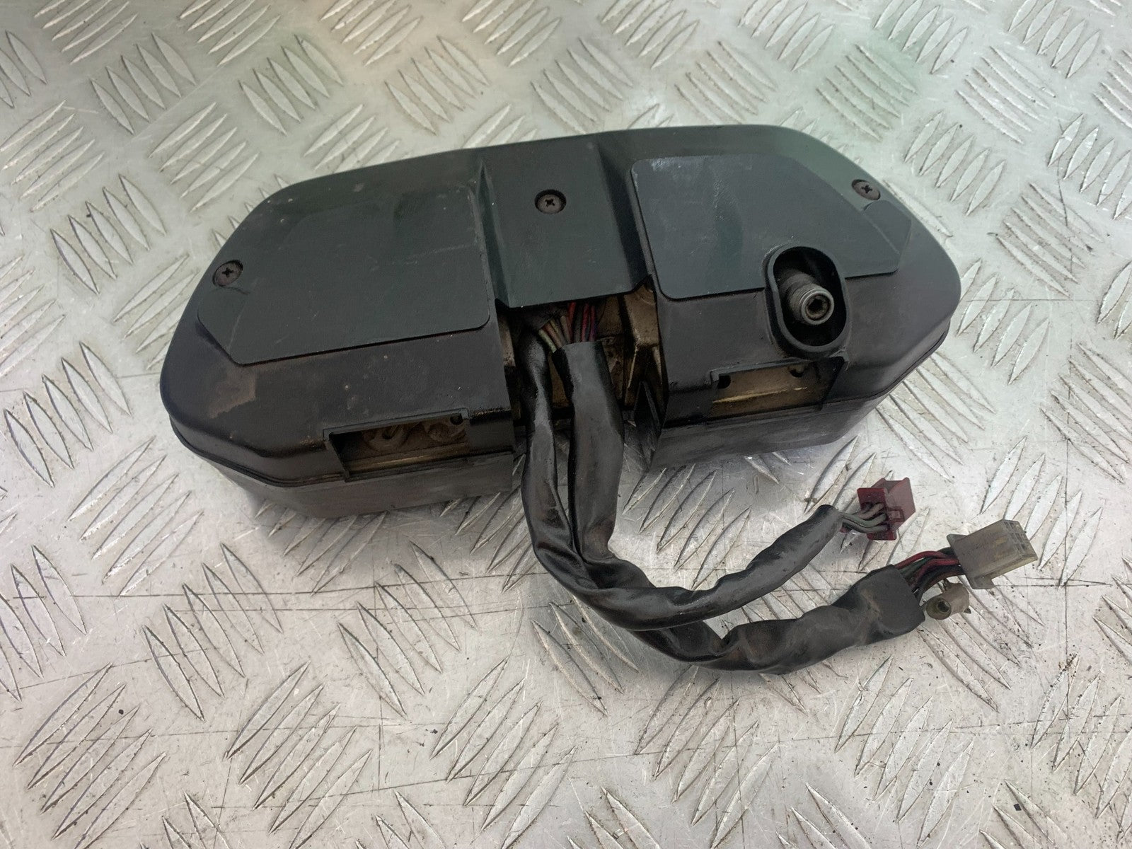 KAWASAKI GT550 GT 550 CLOCKS SPEEDO DASH   YEAR 1989-1994
